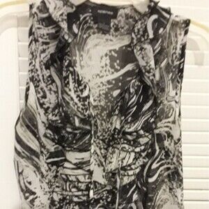 Spense sleeveless top. Size Large